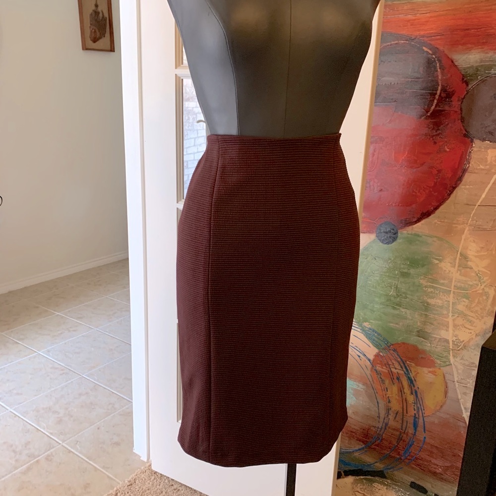 Elastic waist pull on M Elle ribs  pencil skirt